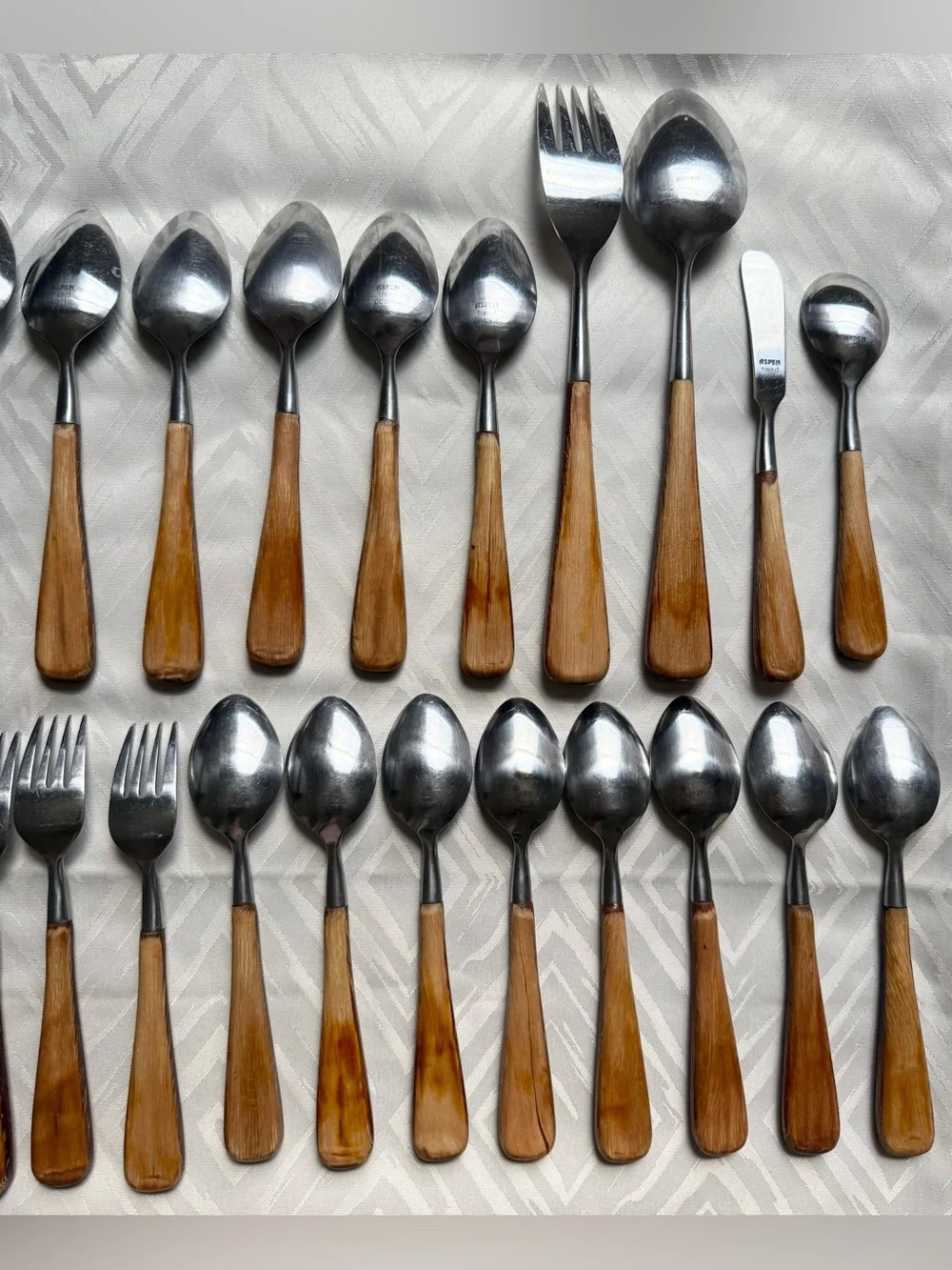 41 VTG Aspen Trend Pacific Japan Wood-Handle Flatware Set Stainless Steel Wooden